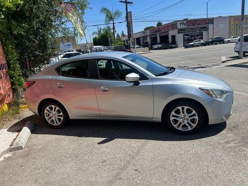 Used 2018 Toyota Yaris iA FWD image 4