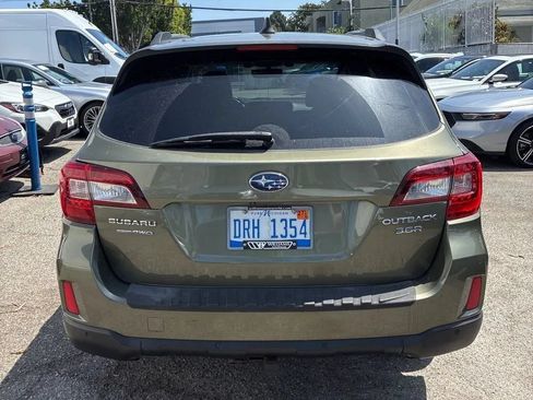 Used 2017 Subaru Outback 3.6R Touring AWD/4WD image 6