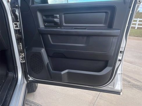 Used 2016 RAM 2500 Tradesman w/ Chrome Appearance Group image 11