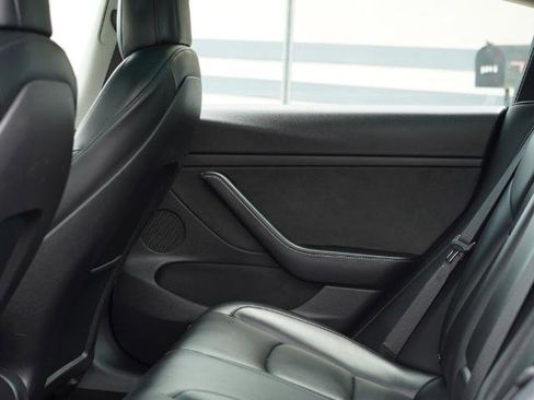 Used 2022 Tesla Model 3 Standard Range Plus RWD image 17
