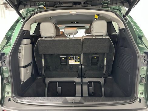 Used 2025 Toyota Sienna XLE image 54