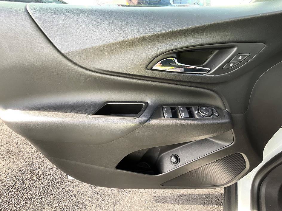 Used 2021 Chevrolet Equinox LT FWD image 18
