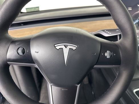 Used 2025 Tesla Model Y Long Range image 12