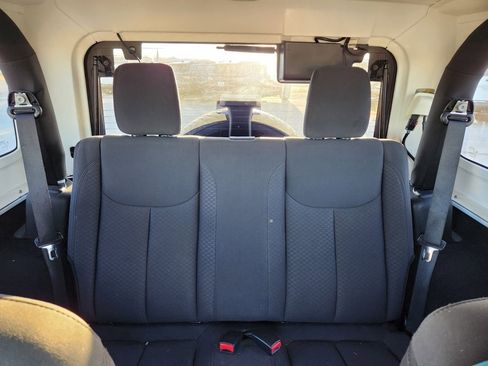 Used 2018 Jeep Wrangler Sport w/ Connectivity Group image 20