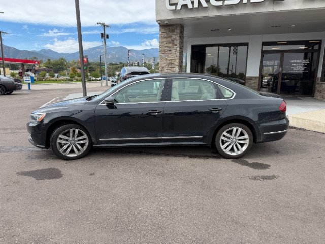 Used 2017 Volkswagen Passat 1.8T SEL Premium FWD image 5