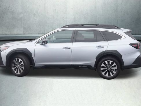 Used 2023 Subaru Outback Limited AWD/4WD image 14