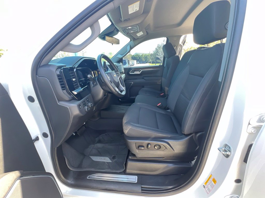 Used 2023 Chevrolet Silverado 1500 LT AWD/4WD image 27