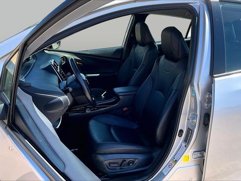 Used 2022 Toyota Prius XLE FWD image 25