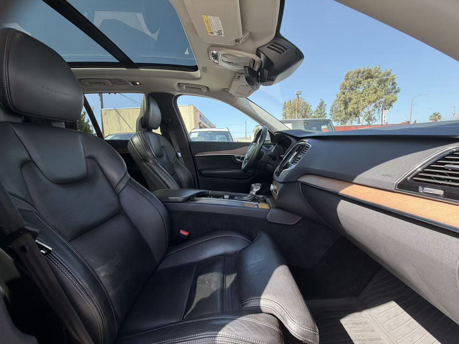 Used 2017 Volvo XC90 T6 Inscription w/ Vision Package AWD/4WD image 9
