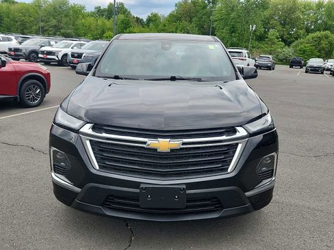 Used 2023 Chevrolet Traverse LS FWD image 2