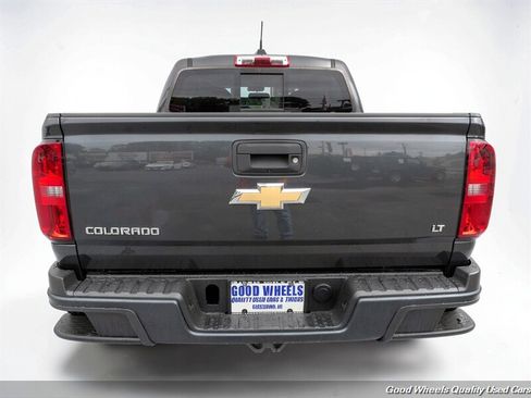 Used 2017 Chevrolet Colorado LT w/ LT Convenience Package RWD image 6