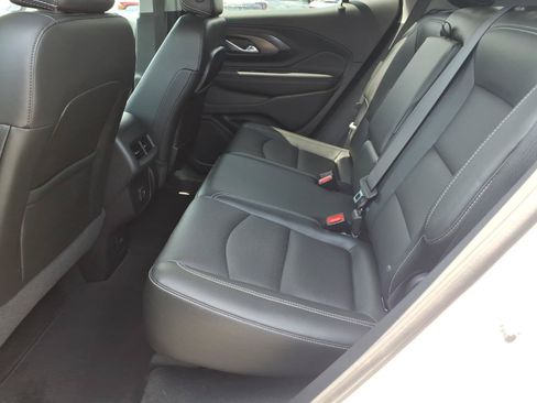 Certified 2022 GMC Terrain SLT w/ Infotainment Package II AWD/4WD image 13