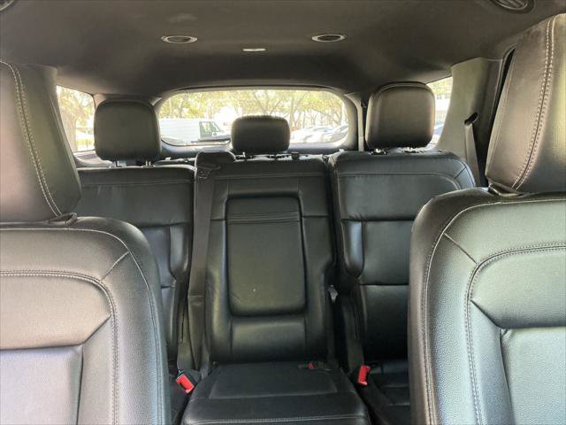 Used 2020 Ford Explorer XLT w/ Equipment Group 202A AWD/4WD image 23