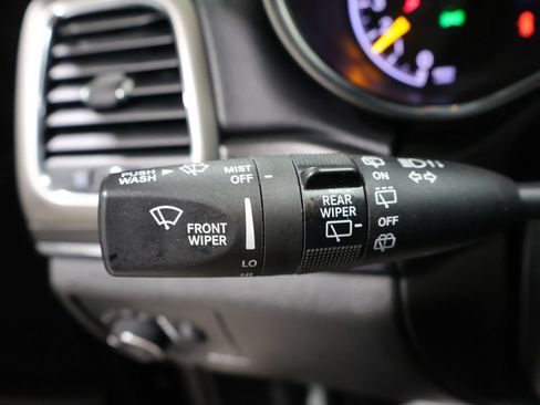 Certified 2022 Jeep Grand Cherokee Limited AWD/4WD image 39