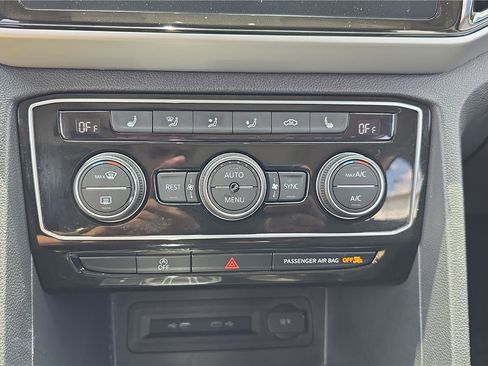 Used 2023 Volkswagen Atlas SEL AWD/4WD image 23
