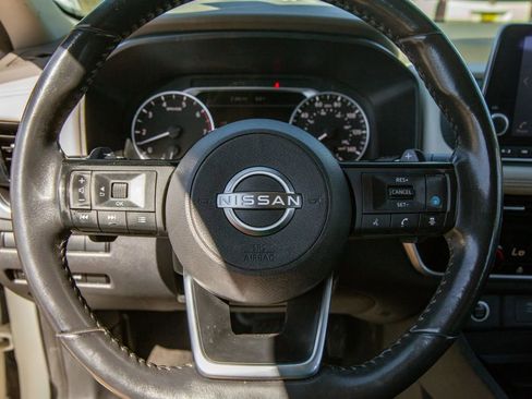Used 2023 Nissan Rogue SV w/ SV Premium Package AWD/4WD image 17