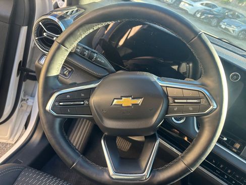 Used 2025 Chevrolet Equinox LT image 28