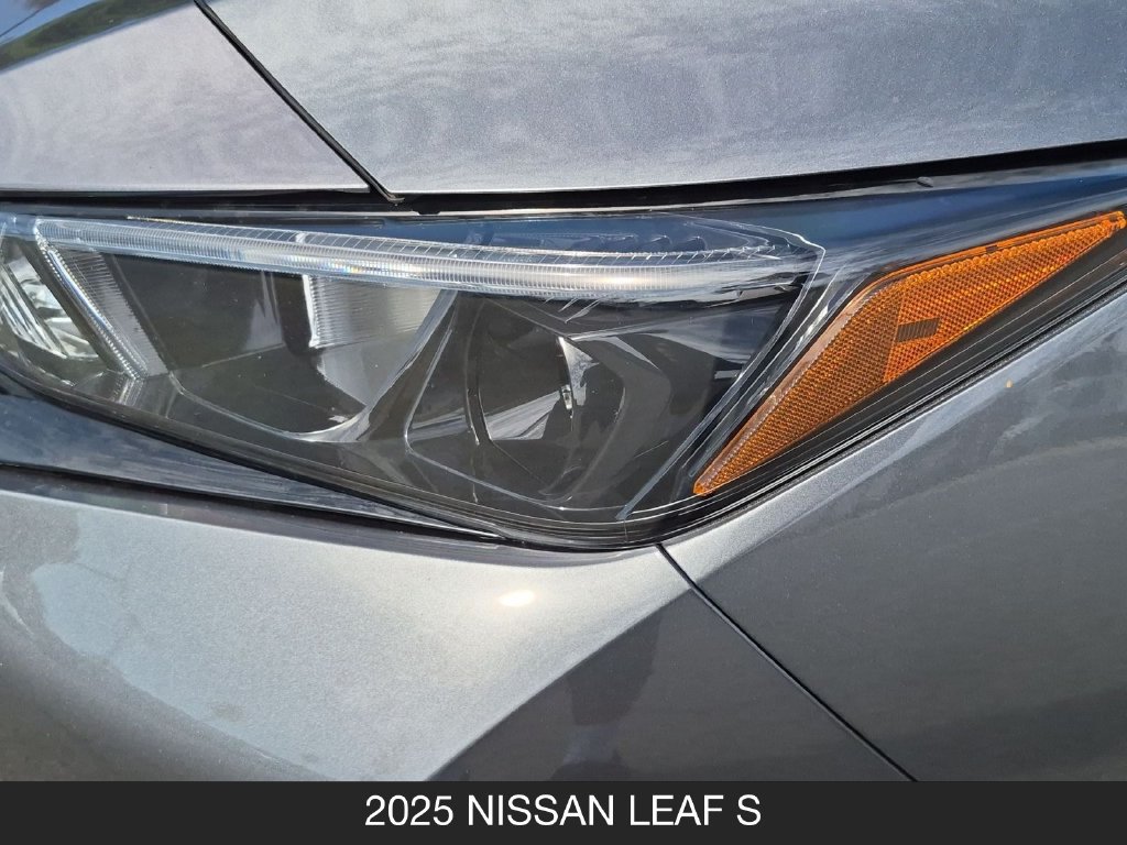 Used 2025 Nissan Leaf S FWD image 10