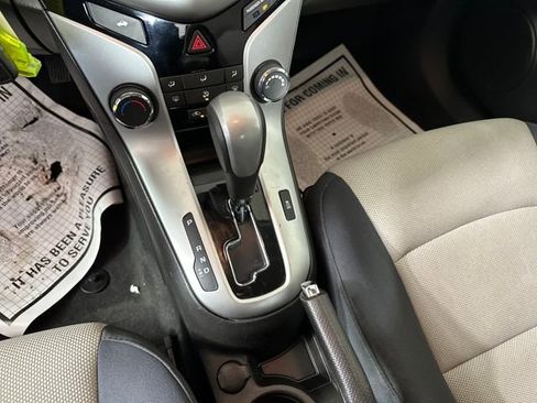 Used 2015 Chevrolet Cruze LS image 20