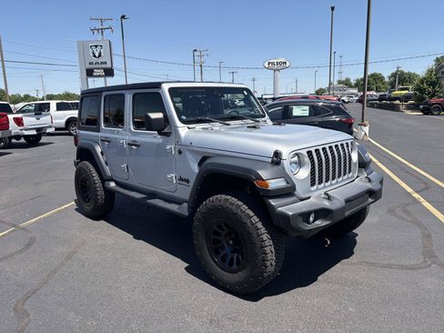 Used 2024 Jeep Wrangler Unlimited Sport AWD/4WD image 2