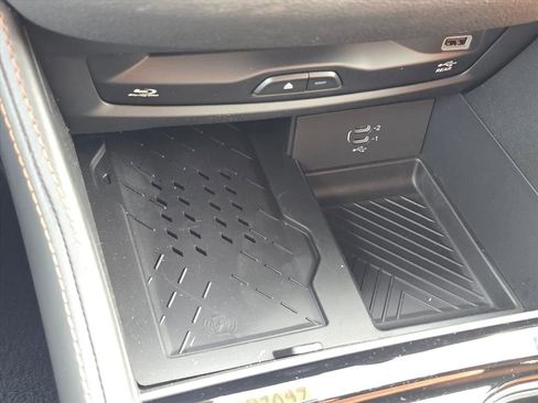 New 2026 Chrysler Pacifica Pinnacle w/ Trailer Tow Group image 13