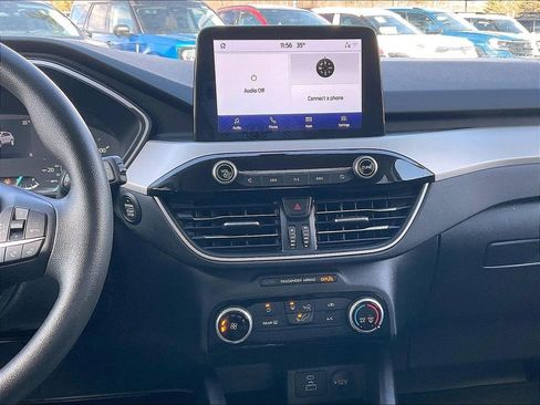 Used 2022 Ford Escape SE image 17