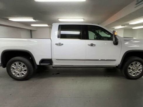 Certified 2024 Chevrolet Silverado 2500 High Country w/ High Country Premium Package AWD/4WD image 9