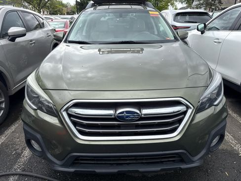 Used 2018 Subaru Outback 2.5i Premium AWD/4WD image 1