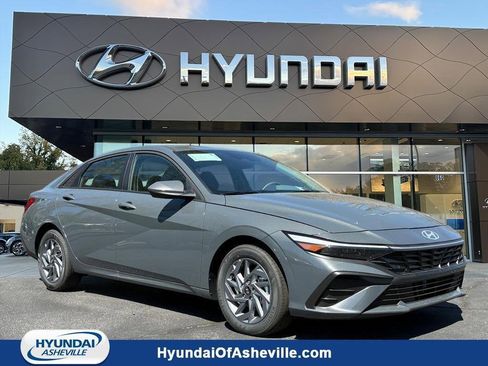 New 2026 Hyundai Elantra Hybrid FWD image 31