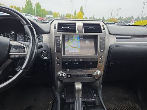 Used 2021 Lexus GX 460 Premium w/ Accessory Package AWD/4WD image 22
