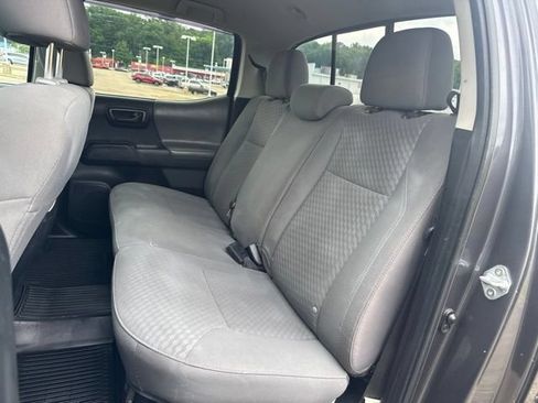 Used 2022 Toyota Tacoma SR AWD/4WD image 12