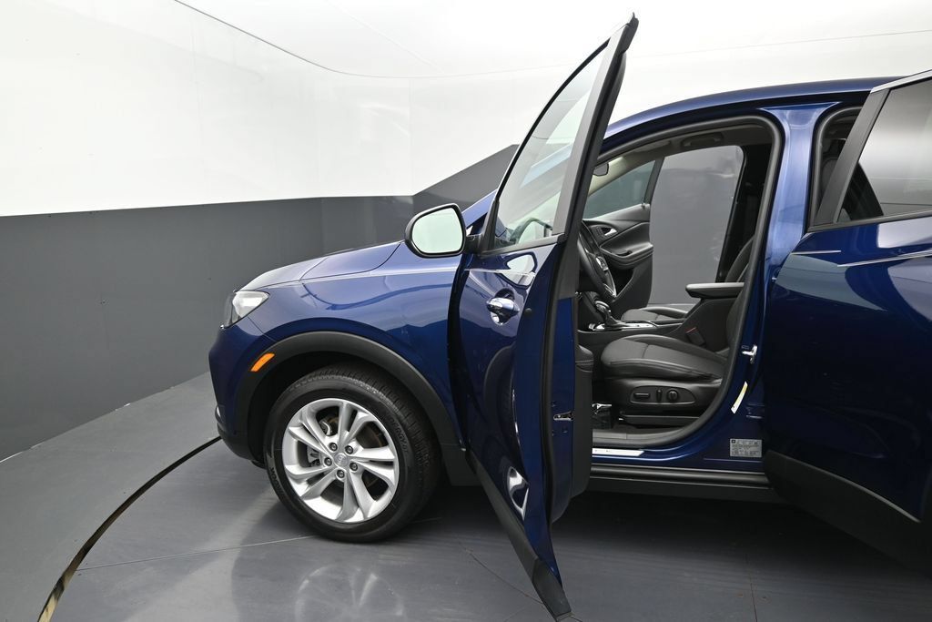 Used 2023 Buick Encore GX Preferred w/ Cold Weather Comfort Package AWD/4WD image 13