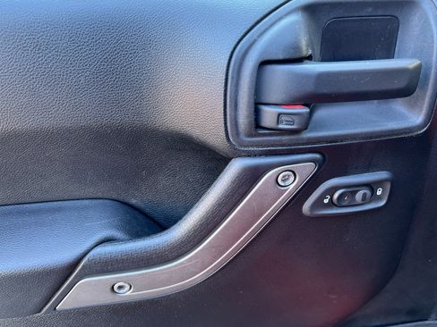 Used 2015 Jeep Wrangler Sport w/ Quick Order Package 23S image 11