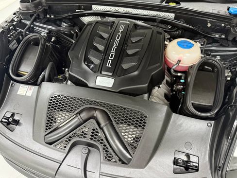 Used 2018 Porsche Macan S image 51