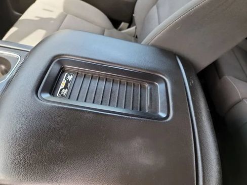 Used 2017 Chevrolet Silverado 2500 LT AWD/4WD image 21