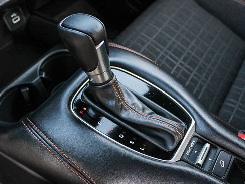 Certified 2025 Honda HR-V Sport image 19