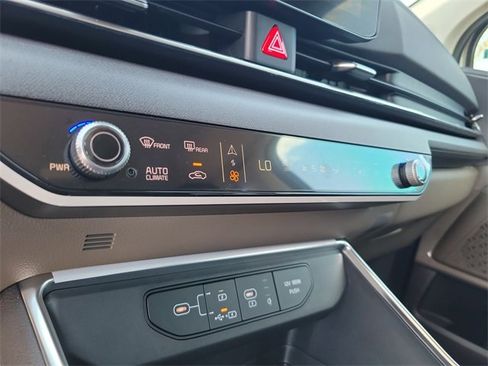 New 2026 Kia Carnival EX image 27