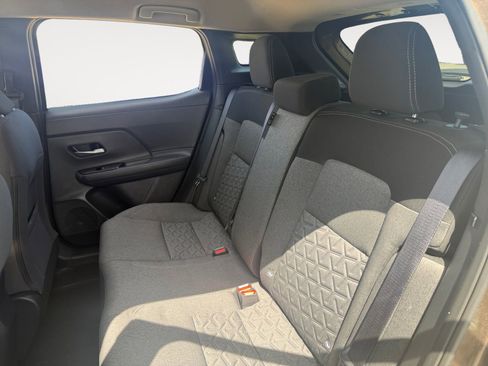 Used 2025 Nissan Kicks SV FWD image 13