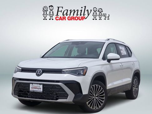 New 2026 Volkswagen Taos SE FWD image 1