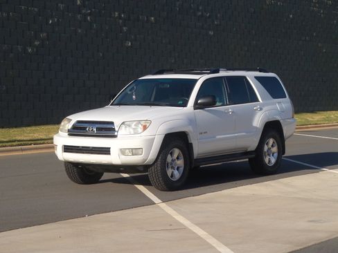 Used 2005 Toyota 4Runner SR5 image 42