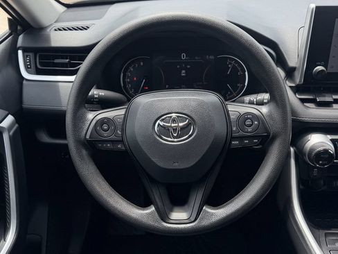 Used 2025 Toyota RAV4 XLE FWD image 14