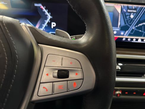 Used 2024 BMW X7 xDrive40i image 44