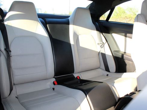 Used 2016 Mercedes-Benz E 400 4MATIC Coupe image 36