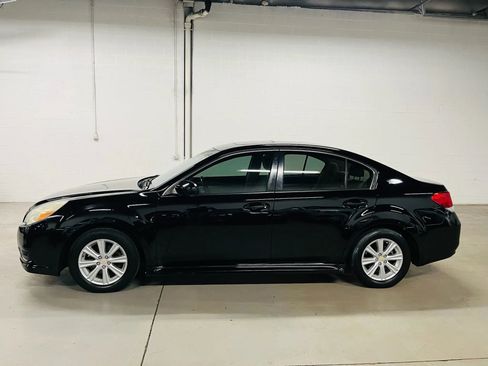 Used 2010 Subaru Legacy 2.5i Premium AWD/4WD image 5