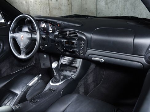 Used 2002 Porsche 911 Turbo image 31