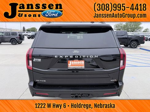 Used 2025 Ford Expedition Max Active AWD/4WD image 7