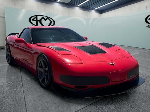 Used 2001 Chevrolet Corvette Z06 w/ Memory Pkg RWD image 1