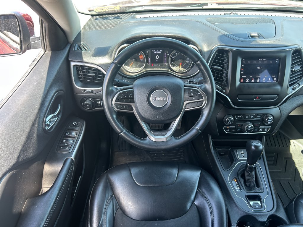 Used 2019 Jeep Cherokee Latitude Plus w/ Comfort/Convenience Group FWD image 29