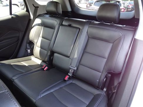 Used 2023 GMC Terrain SLT w/ Elevation Edition FWD image 9