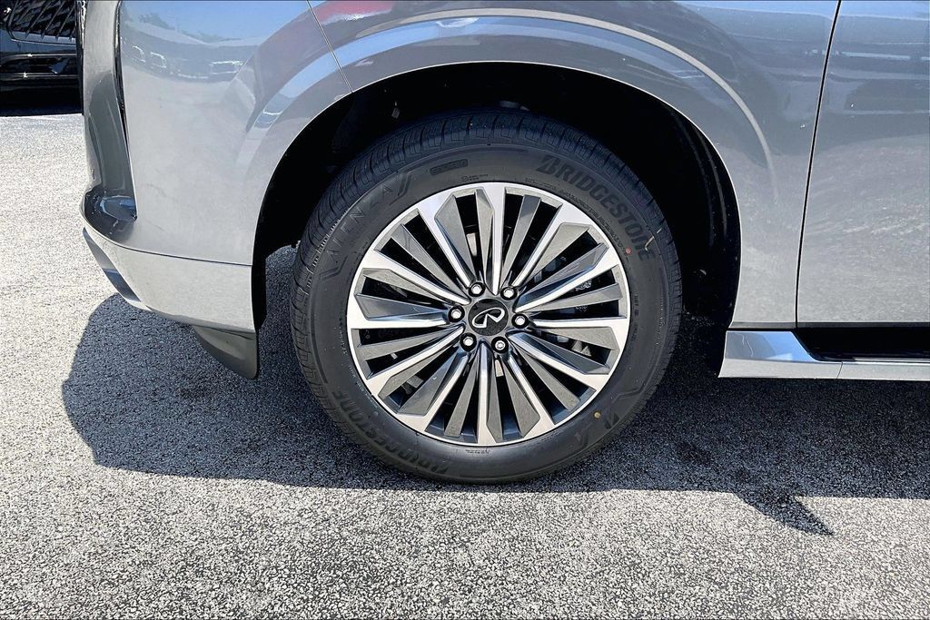 New 2027 INFINITI QX80 Luxe w/ Cargo Package RWD image 16